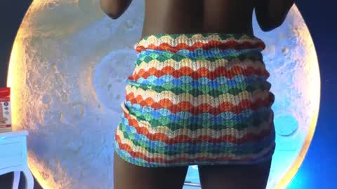 K L O E online show from September 13, 2025, 12:38 pm