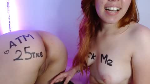 Snapshot of klohe_and_samantha chatting on December 11, 2024, 10:49 pm klohe and samantha online show from December 11, 2024, 10:49 pm