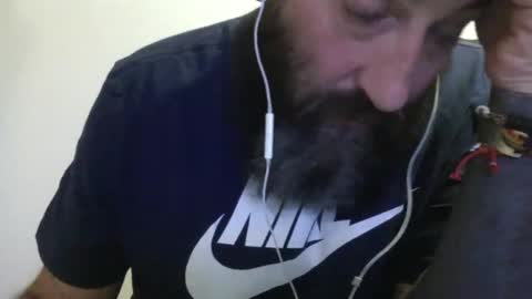 knicker76 online show from February 6, 2025, 2:37 pm