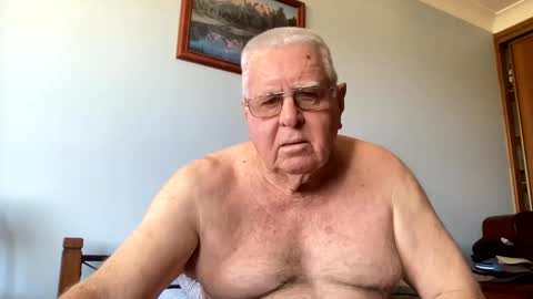 Snapshot of knights2001 chatting on January 6, 2025, 1:31 am Aussiedude online show from January 6, 2025, 1:31 am
