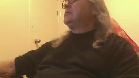Snapshot of knobout chatting on June 16, 2026, 9:34 am knobout online show from June 16, 2026, 9:34 am
