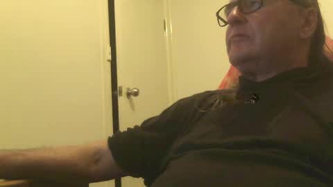 Snapshot of knobout chatting on June 25, 2026, 8:52 am knobout online show from June 25, 2026, 8:52 am