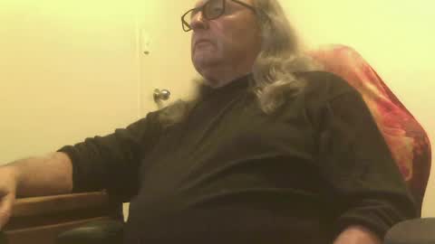 Snapshot of knobout chatting on June 29, 2026, 8:09 am knobout online show from June 29, 2026, 8:09 am