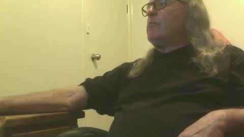 Snapshot of knobout chatting on July 5, 2026, 11:17 am knobout online show from July 5, 2026, 11:17 am