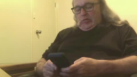 Snapshot of knobout chatting on July 8, 2026, 12:31 pm knobout online show from July 8, 2026, 12:31 pm