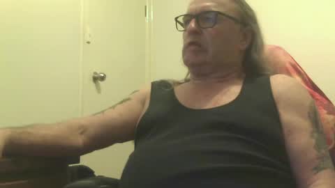 Snapshot of knobout chatting on July 9, 2026, 2:32 pm knobout online show from July 9, 2026, 2:32 pm