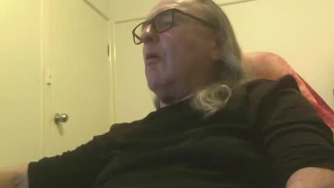 Snapshot of knobout chatting on July 15, 2026, 12:32 pm knobout online show from July 15, 2026, 12:32 pm