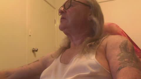 Snapshot of knobout chatting on July 27, 2026, 10:44 am knobout online show from July 27, 2026, 10:44 am