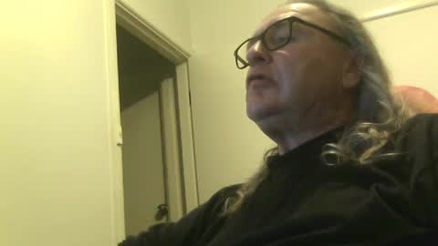 Snapshot of knobout chatting on August 4, 2026, 10:18 am knobout online show from August 4, 2026, 10:18 am