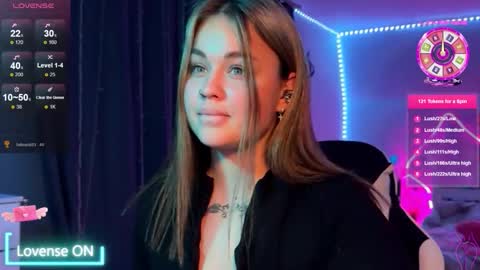 Mia online show from October 15, 2025, 6:41 pm