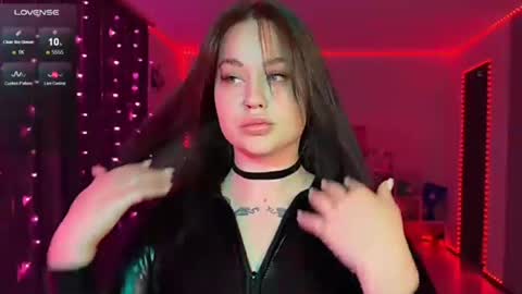 Mia online show from January 9, 2026, 1:03 pm