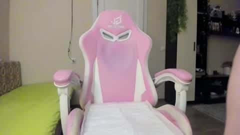 Laura online show from March 27, 2026, 4:51 pm