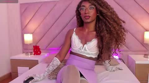 Kollin  online show from February 20, 2025, 1:08 pm