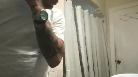 Snapshot of koma_kock_boi chatting on October 17, 2025, 2:37 am koma_kock_boi online show from October 17, 2025, 2:37 am