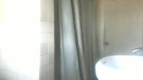 Snapshot of koma_kock_boi chatting on October 21, 2025, 12:44 am koma_kock_boi online show from October 21, 2025, 12:44 am