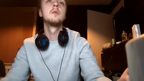 Snapshot of kookieskush chatting on February 15, 2025, 1:49 pm Kookies online show from February 15, 2025, 1:49 pm