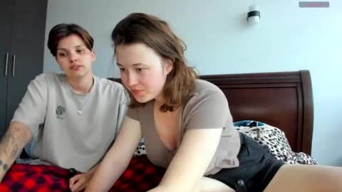 Twiix online show from February 16, 2025, 11:26 pm