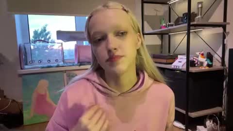 Snapshot of kortneyhiedeman chatting on June 25, 2026, 7:18 pm Ariela online show from June 25, 2026, 7:18 pm