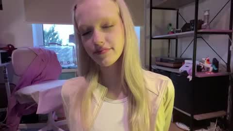 Snapshot of kortneyhiedeman chatting on June 26, 2026, 6:45 pm Ariela online show from June 26, 2026, 6:45 pm