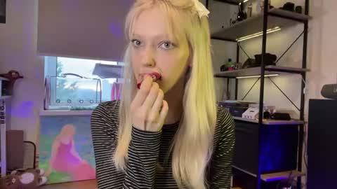 Snapshot of kortneyhiedeman chatting on July 7, 2026, 6:45 pm Ariela online show from July 7, 2026, 6:45 pm