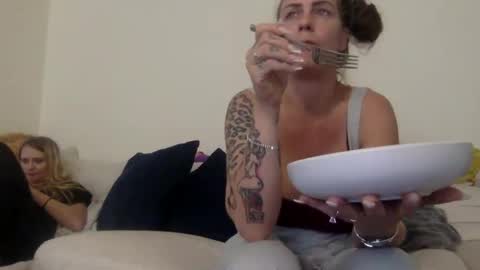 Snapshot of koyoteej chatting on February 26, 2025, 7:38 pm koyoteej online show from February 26, 2025, 7:38 pm