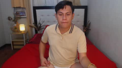 Snapshot of kramerfoxx chatting on December 14, 2024, 10:07 pm Kramer online show from December 14, 2024, 10:07 pm