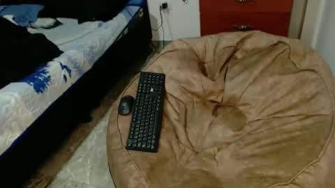 kratos_and_afrodita online show from October 3, 2025, 2:41 am