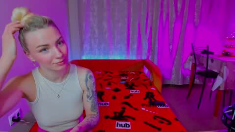 Snapshot of kratoslisandra chatting on March 2, 2025, 9:43 pm Lisandra online show from March 2, 2025, 9:43 pm