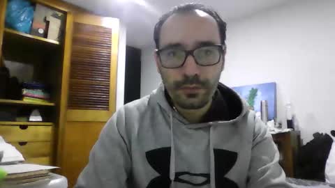 Snapshot of kratosmorgen chatting on April 8, 2026, 11:05 pm KratosMorgen online show from April 8, 2026, 11:05 pm