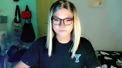 krezikeed online show from April 15, 2026, 1:01 am