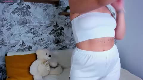 kris_icebb online show from October 15, 2025, 2:55 am