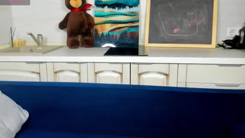 kris_icebb online show from October 31, 2025, 2:12 am