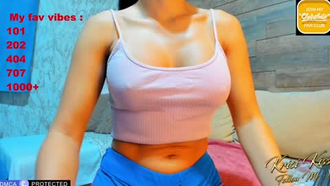 KrisiFollow me  Thumb UP  online show from November 26, 2025, 4:13 am