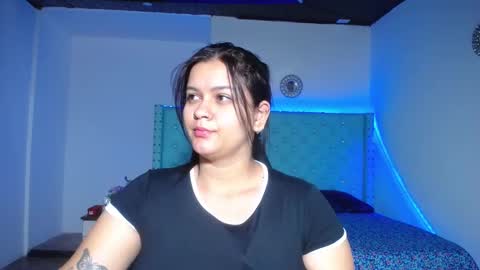 kriss_sweetboobs online show from January 18, 2025, 12:04 pm