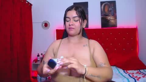 kriss_sweetboobs online show from January 26, 2025, 5:44 pm