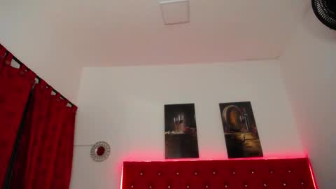 kriss_sweetboobs online show from February 9, 2025, 10:09 am