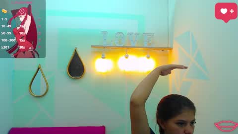 krissone online show from February 28, 2025, 7:25 pm