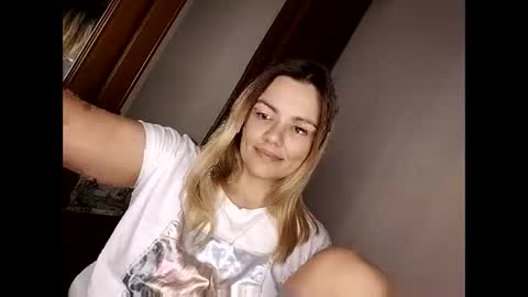 Snapshot of krisssexi chatting on October 30, 2025, 7:47 pm KrissSexi online show from October 30, 2025, 7:47 pm