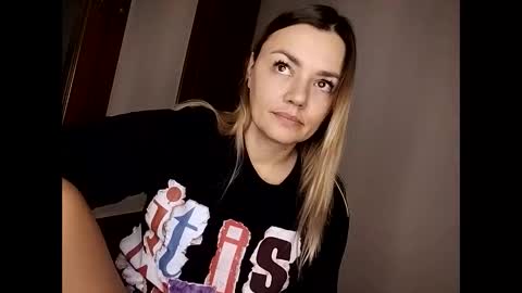 KrissSexi online show from November 18, 2025, 6:18 am