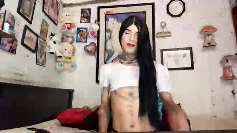 krisstal703358 online show from November 4, 2025, 4:17 pm