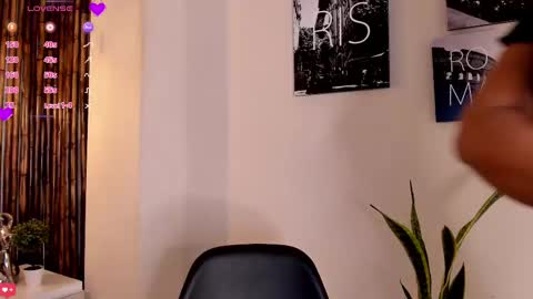 Aria online show from October 2, 2025, 12:12 pm