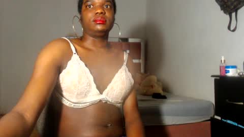 Snapshot of kristal_cox2 chatting on June 16, 2026, 11:24 am kristal_cox2 online show from June 16, 2026, 11:24 am