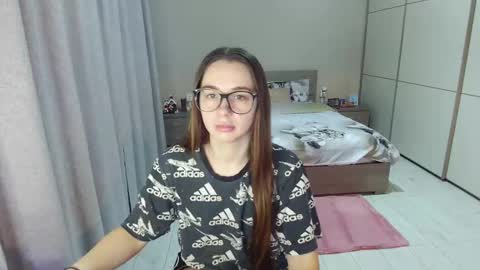 twitter    Annemarye 23 online show from December 17, 2025, 6:08 am