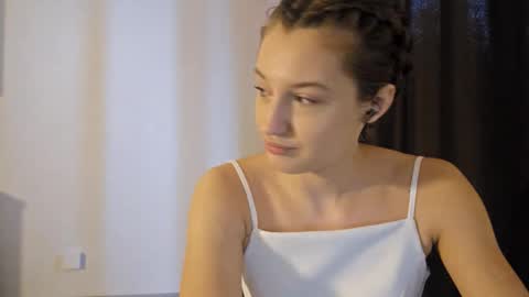 Snapshot of kristandaty chatting on February 22, 2026, 8:35 am kristandaty online show from February 22, 2026, 8:35 am