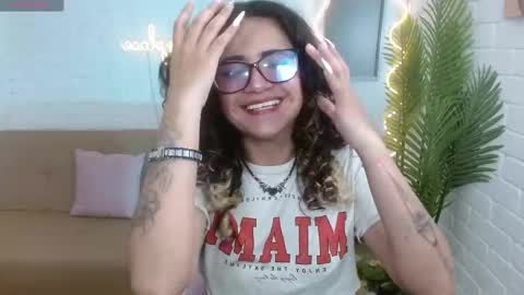 Snapshot of kristen_tay chatting on January 10, 2025, 11:43 am kristen_tay online show from January 10, 2025, 11:43 am