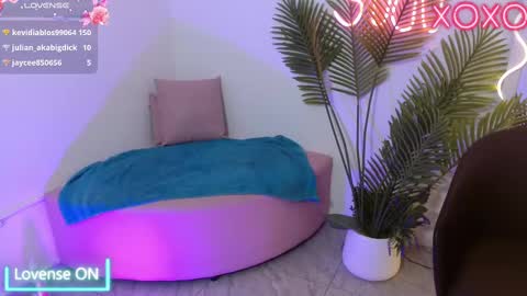 Snapshot of kristen_tay chatting on March 10, 2025, 6:27 am kristen_tay online show from March 10, 2025, 6:27 am