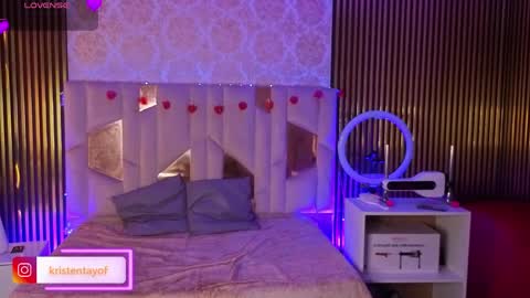 kristen_tay online show from April 2, 2026, 3:04 am