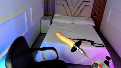 Kristen Bread online show from October 24, 2025, 8:05 pm