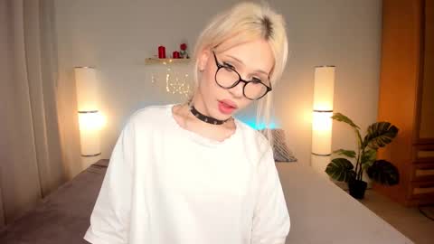 Kristal online show from September 13, 2025, 3:23 pm