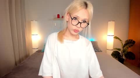 Kristal online show from September 16, 2025, 4:19 pm